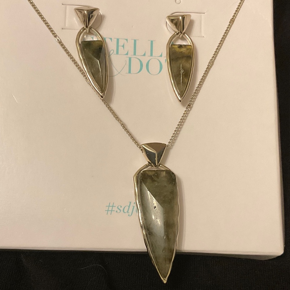 Stella and dot arrowhead jewelry set